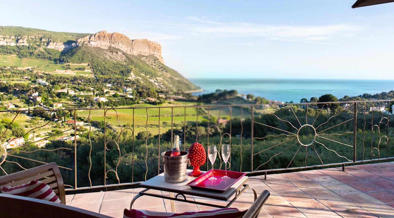 Vue panoramique sur la baie de Cassis